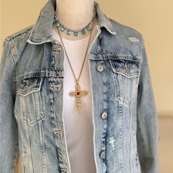 Old Navy Distressed denim jacket - Picture 2 of 9